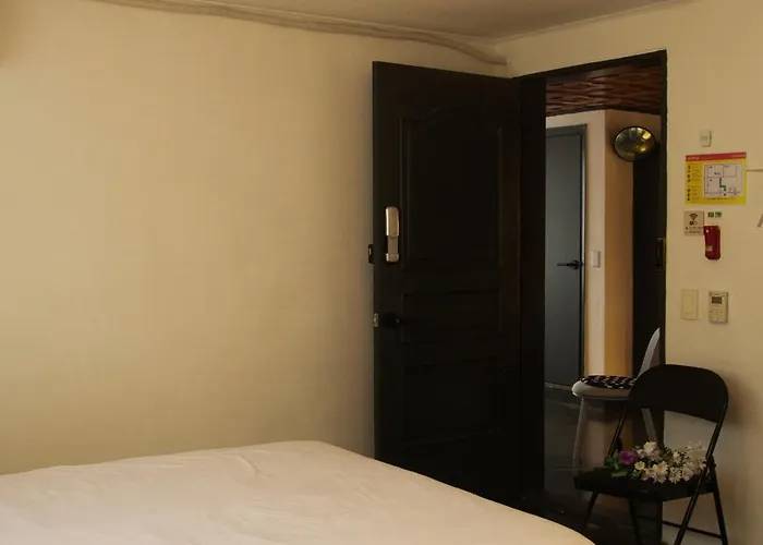 아파트 4 Beds In The Heart Of Hongdae, Mangwon, Sangsu & Red Road *