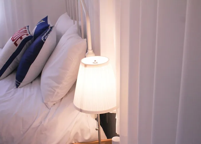 4 Beds In The Heart Of Hongdae, Mangwon, Sangsu & Red Road 아파트 *