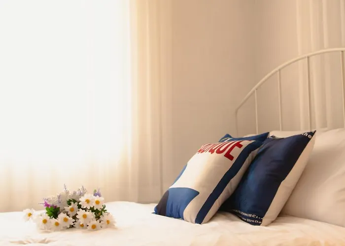 4 Beds In The Heart Of Hongdae, Mangwon, Sangsu & Red Road 서울특별시