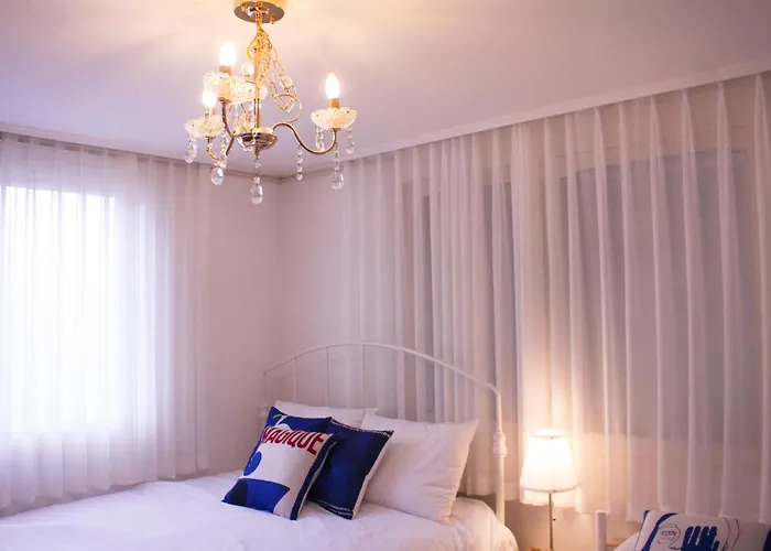 4 Beds In The Heart Of Hongdae, Mangwon, Sangsu & Red Road 아파트 서울특별시