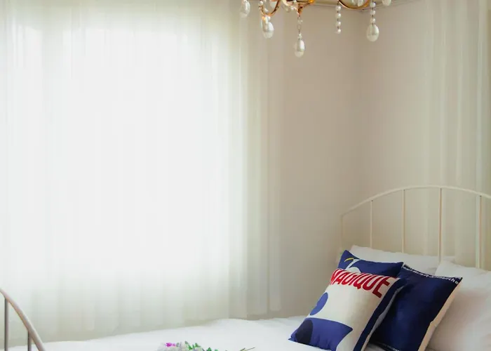 4 Beds In The Heart Of Hongdae, Mangwon, Sangsu & Red Road 아파트 *