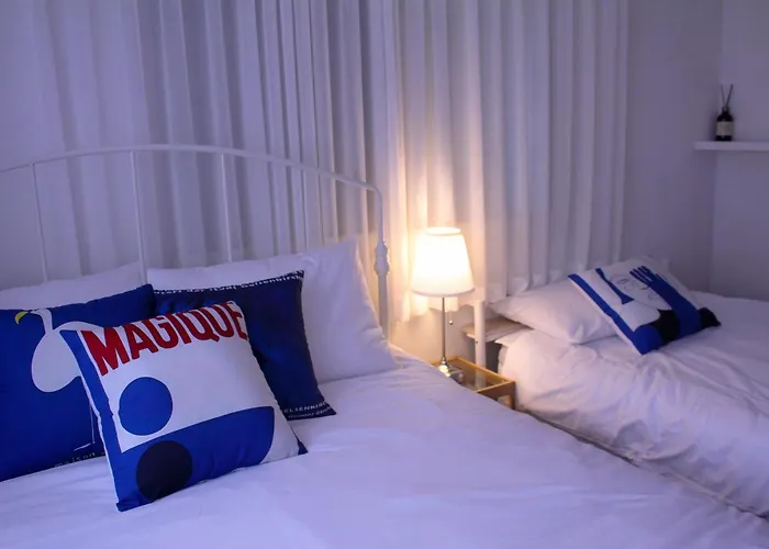 4 Beds In The Heart Of Hongdae, Mangwon, Sangsu & Red Road *