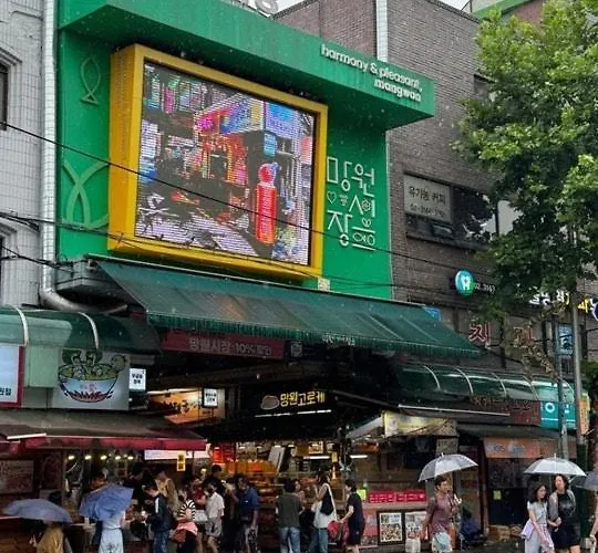 4 Beds In The Heart Of Hongdae, Mangwon, Sangsu & Red Road *